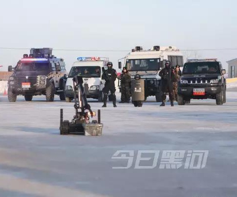 黑河反恐防爆實(shí)戰(zhàn)！看凌天排爆機(jī)器人如何在零下25°迅速出擊。