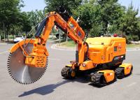 RXR-JM200GD消防破拆救援機(jī)器人 （4履帶、破拆機(jī)械臂、80國(guó)產(chǎn)消防水炮）